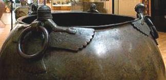 300px-UrartianCaldron03%7E