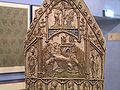 120px-Mitre_decor_tiss%C3%A9_scene_chretienne_cluny
